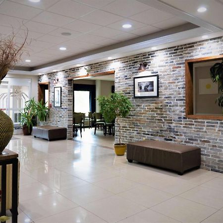 Days Inn & Suites By Wyndham Savannah North I-95 Port Wentworth Buitenkant foto