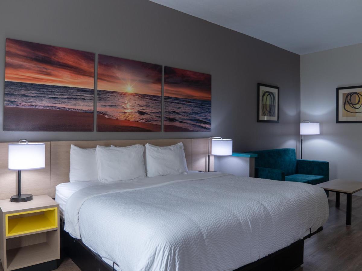 Days Inn & Suites By Wyndham Savannah North I-95 Port Wentworth Buitenkant foto