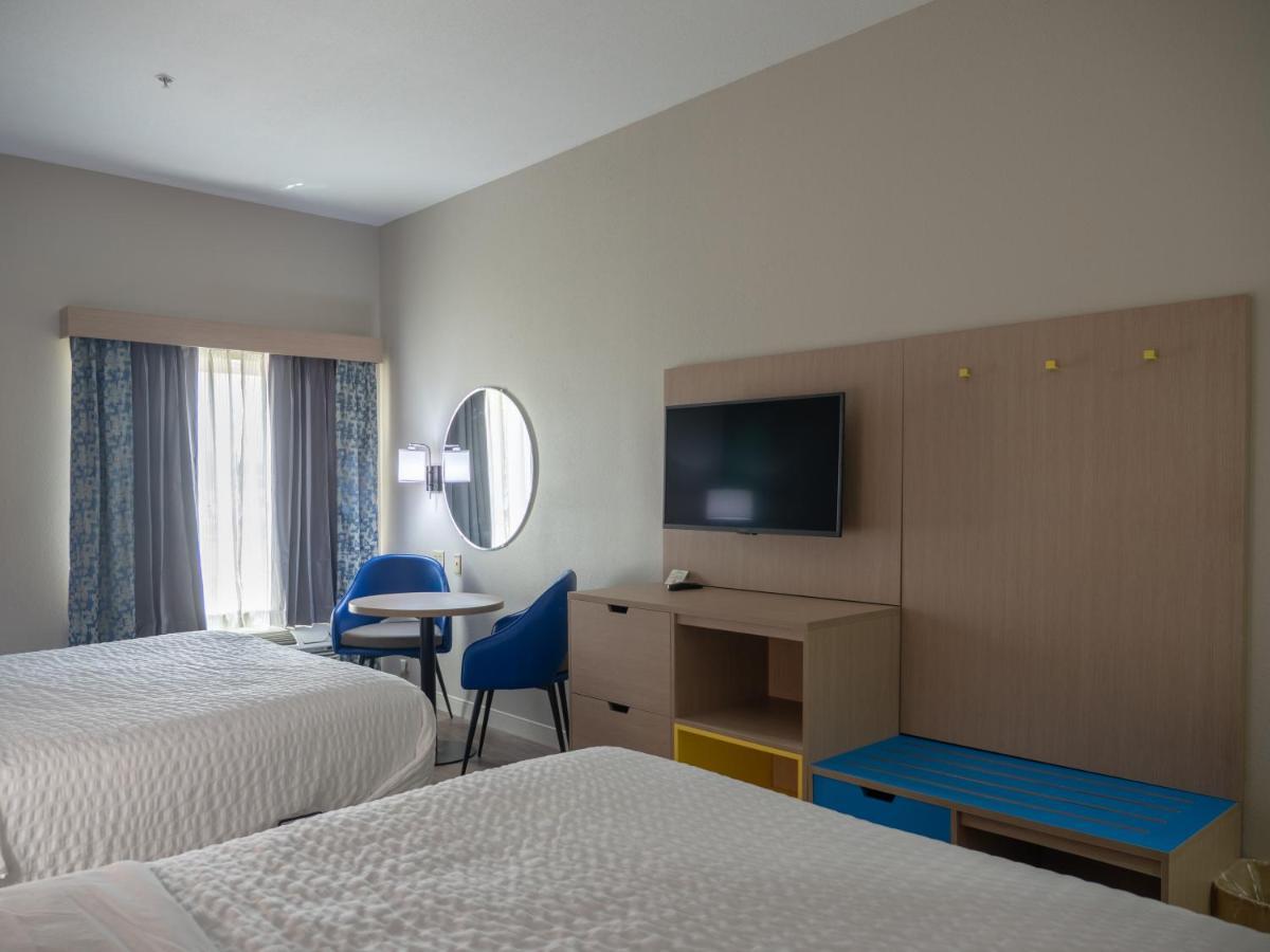 Days Inn & Suites By Wyndham Savannah North I-95 Port Wentworth Buitenkant foto