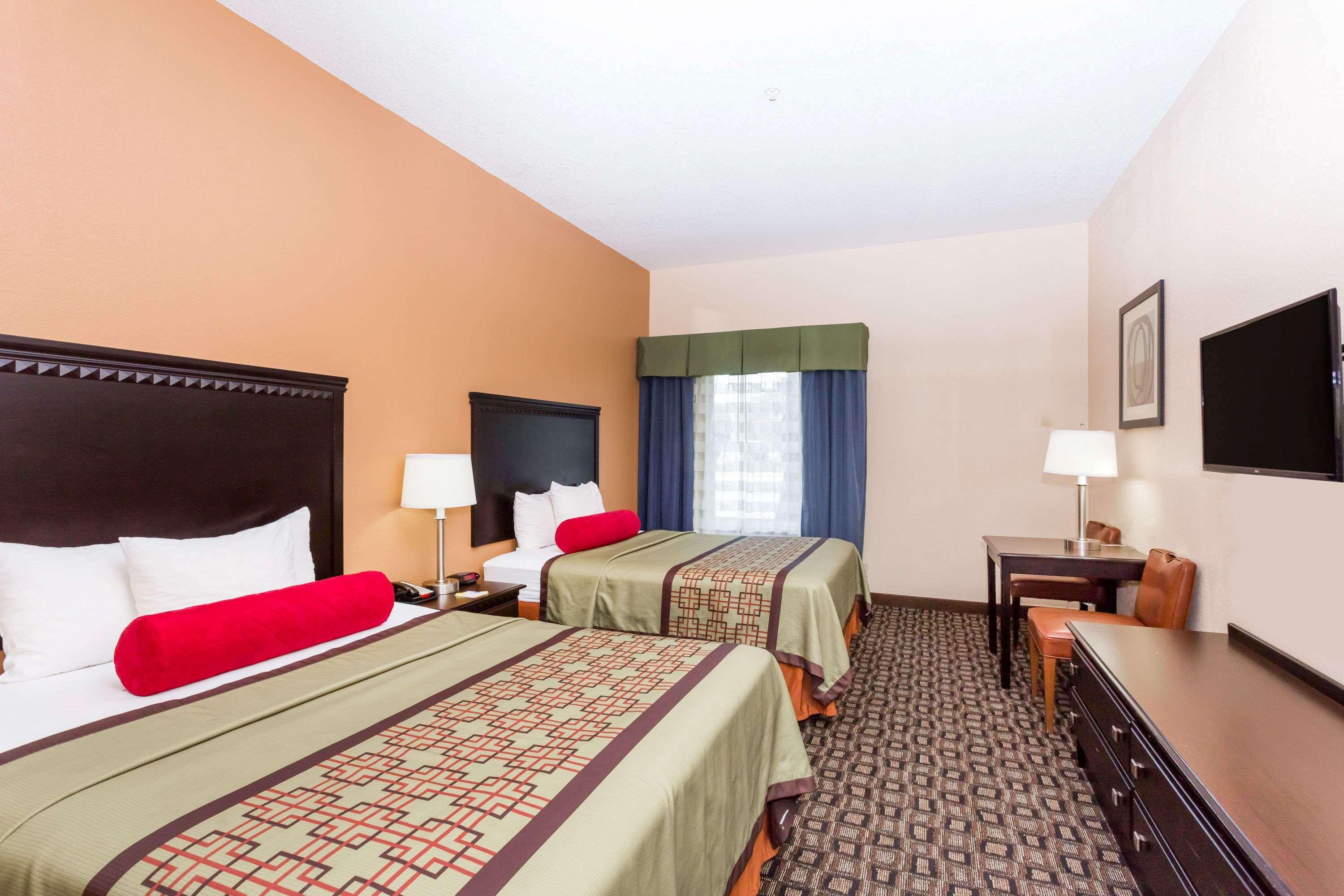 Days Inn & Suites By Wyndham Savannah North I-95 Port Wentworth Buitenkant foto