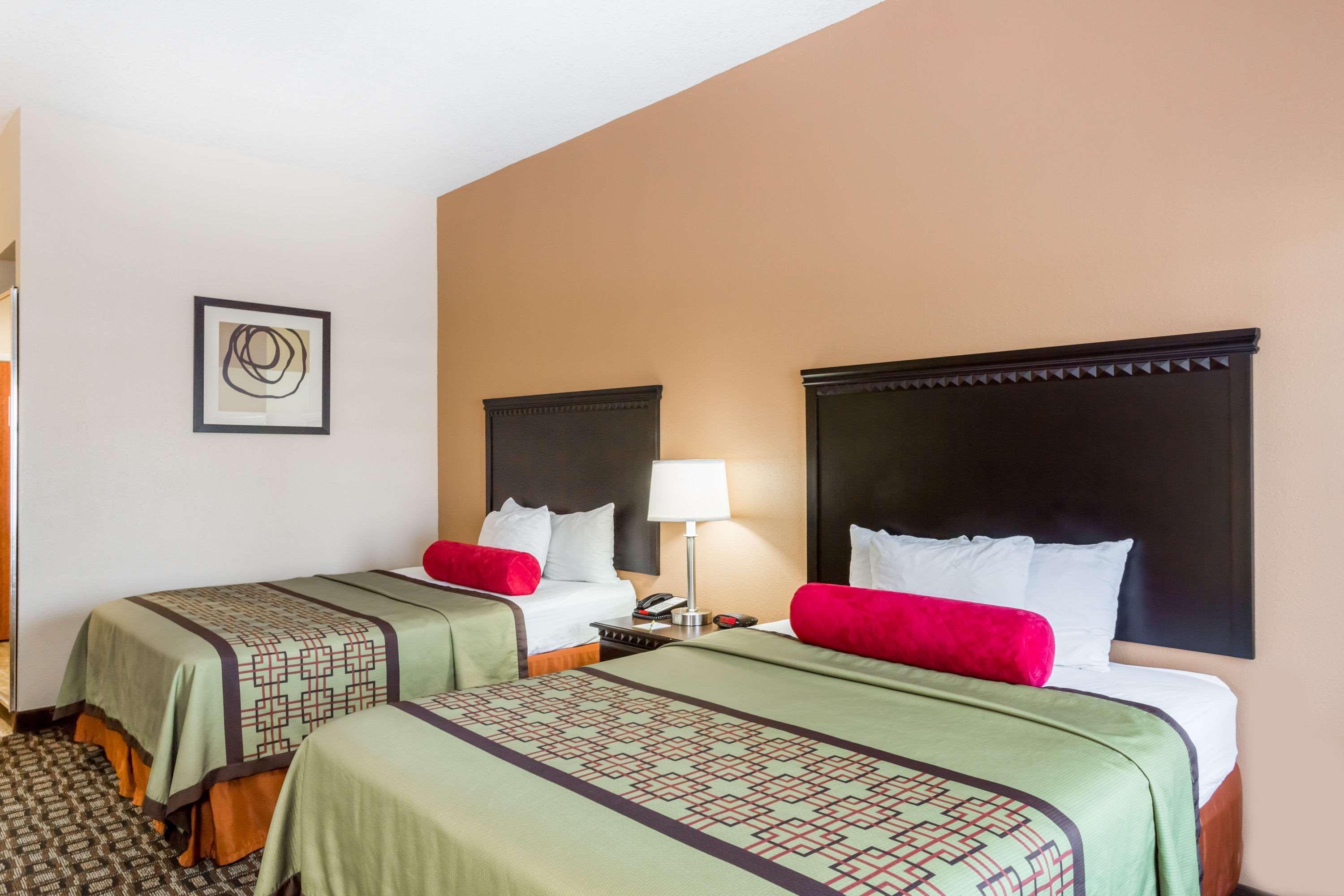 Days Inn & Suites By Wyndham Savannah North I-95 Port Wentworth Buitenkant foto