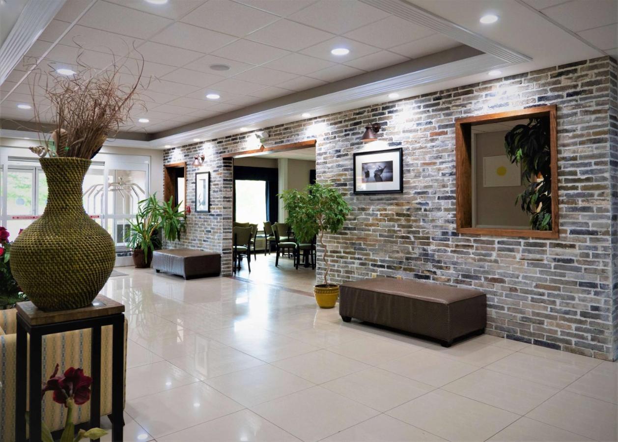 Days Inn & Suites By Wyndham Savannah North I-95 Port Wentworth Buitenkant foto