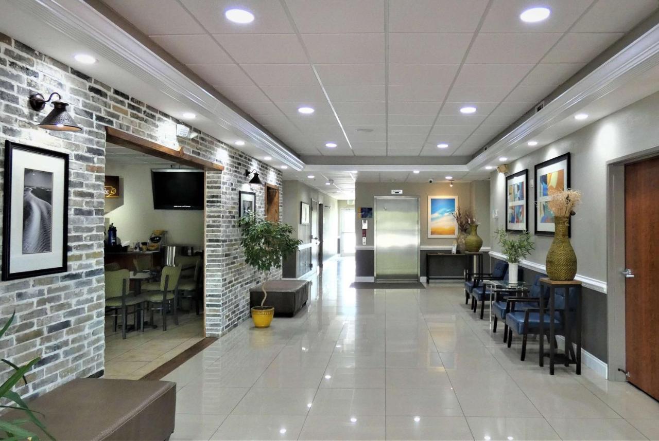 Days Inn & Suites By Wyndham Savannah North I-95 Port Wentworth Buitenkant foto