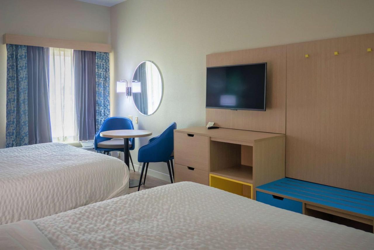 Days Inn & Suites By Wyndham Savannah North I-95 Port Wentworth Buitenkant foto