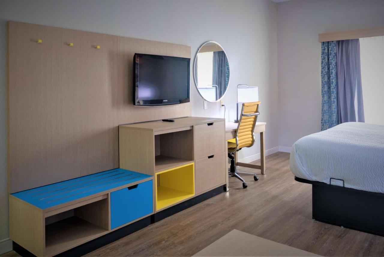 Days Inn & Suites By Wyndham Savannah North I-95 Port Wentworth Buitenkant foto
