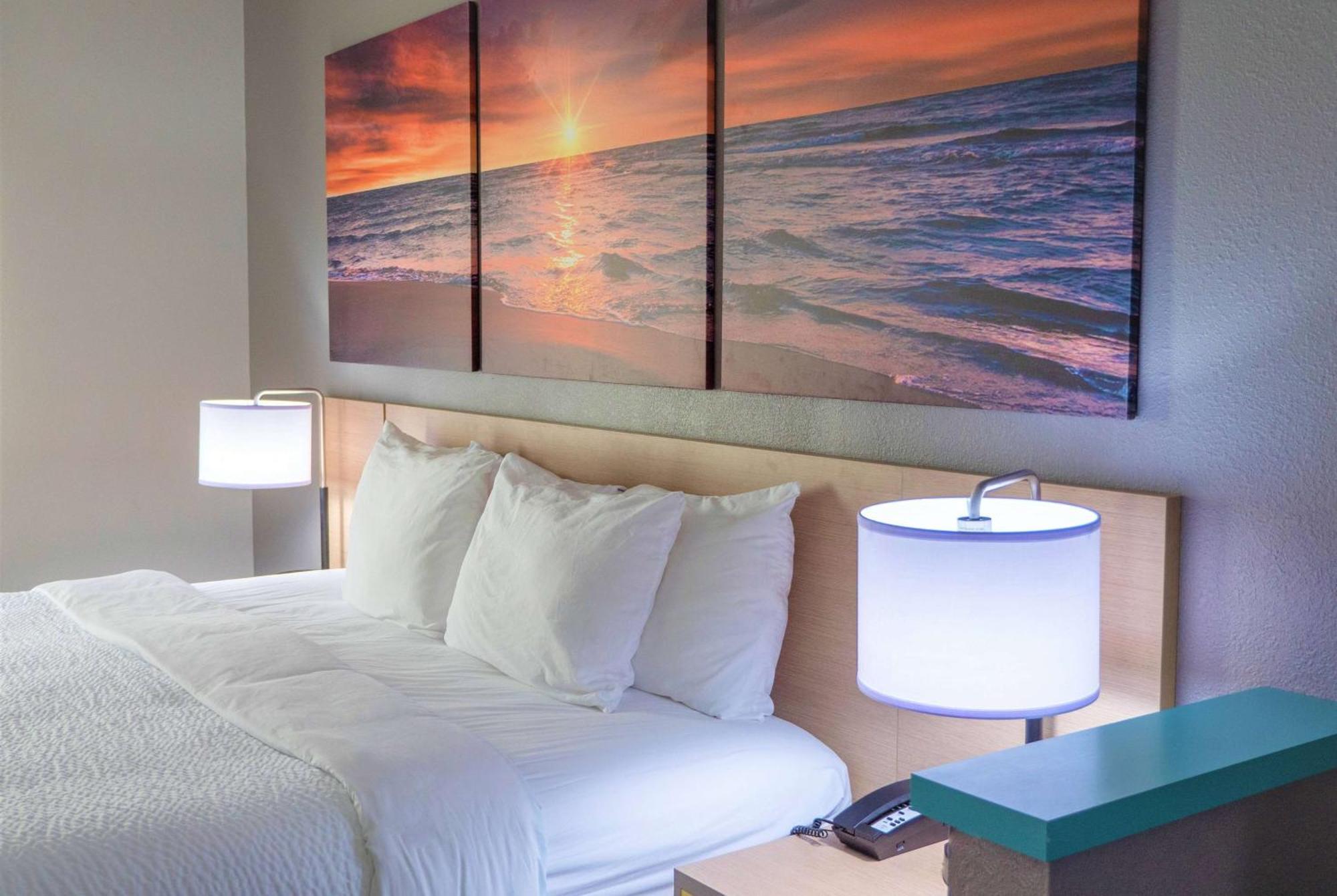 Days Inn & Suites By Wyndham Savannah North I-95 Port Wentworth Buitenkant foto